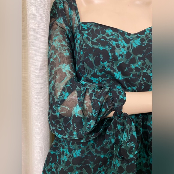 Beautiful Sheer Top by Ingrid & Isabel NWT 😍😍😍 - Picture 2 of 10